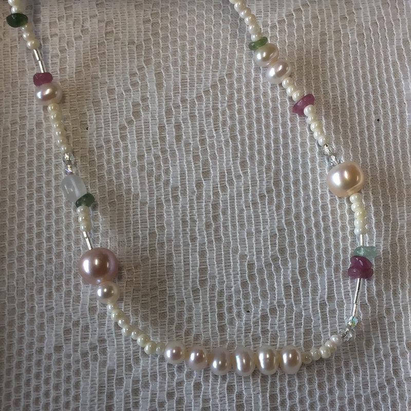 Beaded Necklace with Pearls